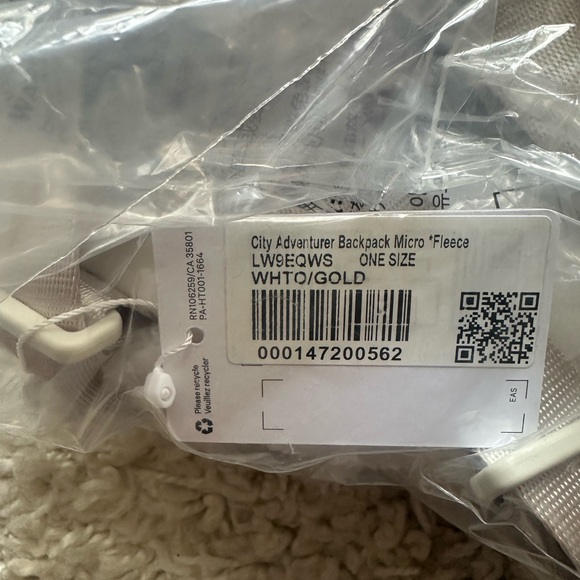 Lululemon City Adventurer Backpack Micro 3L Fleece - Picture 3 of 4
